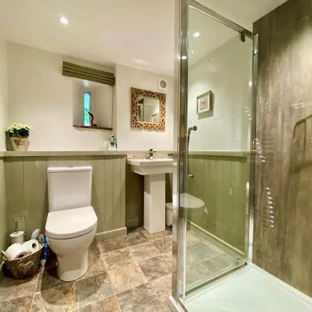 Stunning Barn Minutes From The District Feriehus